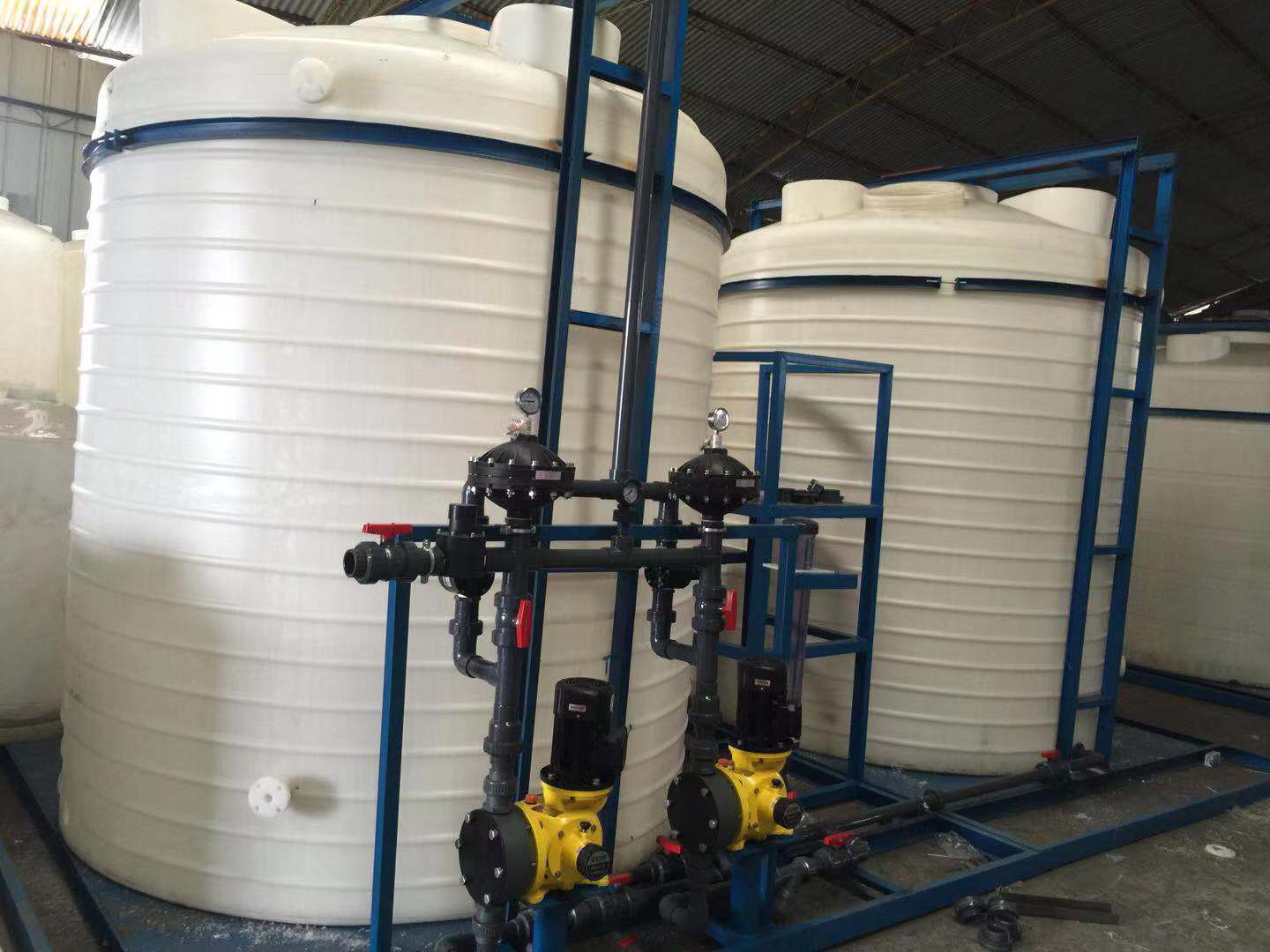 10噸pe塑料水箱價格_加厚pe水箱生產廠家
